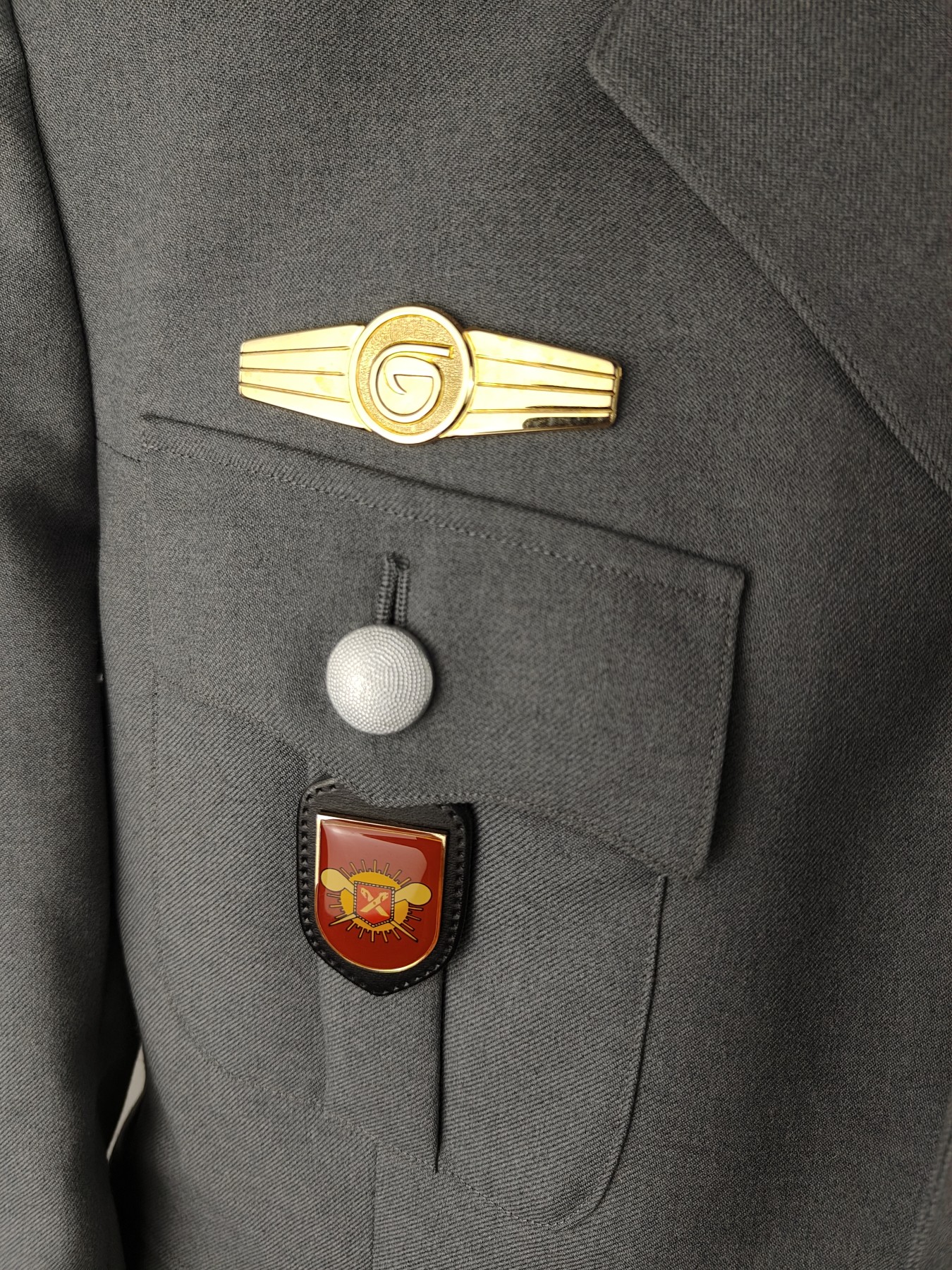 全场0元起拍 第149期 咸鱼国勋章拍卖专场 4月21日（周日）下午6：00开始 西德防化兵上尉常服 带全配饰 胸围106 肩宽45 衣长75 袖长60 腰围82 裤长97+9