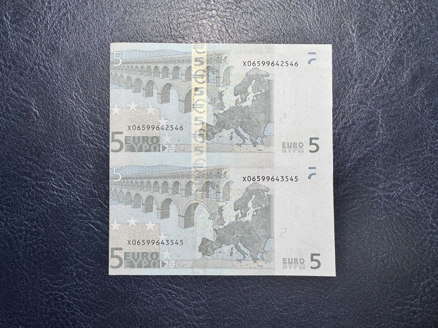 收藏联盟Quantum Auction 第339期拍卖  欧盟国家德国2002年5元两联体 品相UNC 稀少第一签 角有瑕疵 细节如图