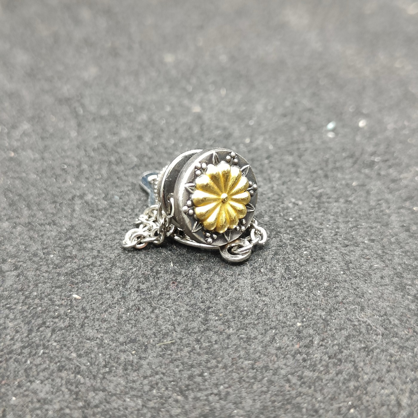 全场0元起拍 第149期 咸鱼国勋章拍卖专场 4月21日（周日）下午6：00开始 日本警察厅落成纪念章