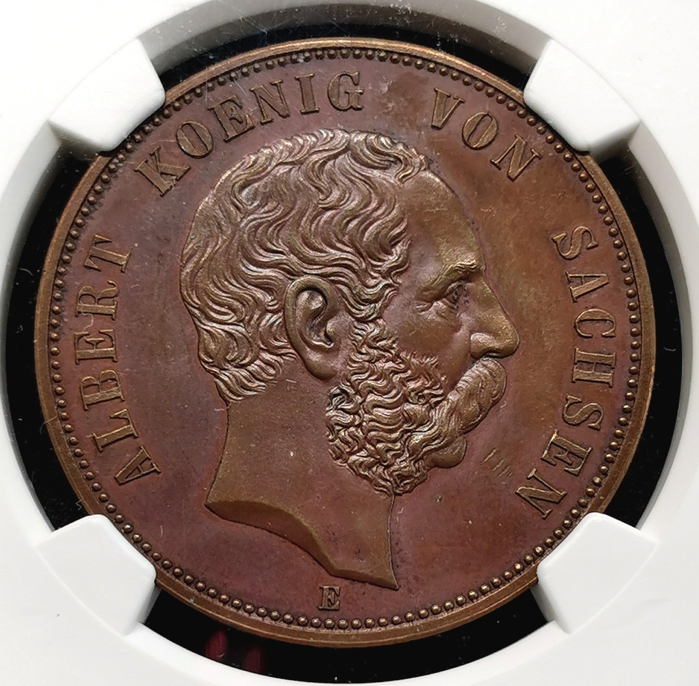 凡希社世界钱币微拍第二百六十六期 荐！1889E萨克森阿尔伯特加冕暨萨克森韦廷王朝建立800周年纪念5马克铜币NGC-MS63，稀有！原味巧克力包浆。韦廷王朝起源于萨克森安哈尔特的韦廷镇，由当时的迈森蕃侯于1089年创立，它是后来著名的萨克森-科堡-哥达王朝的父系祖先。