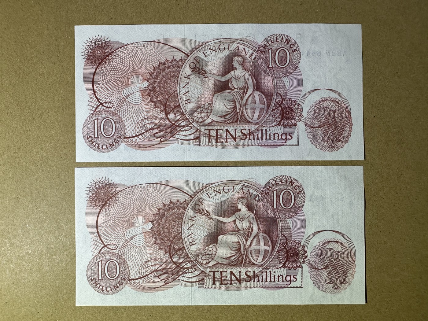 《张总收藏》146期-外币精品荟萃 英格兰10先令2张 UNC C序列 2张都是豹子号111