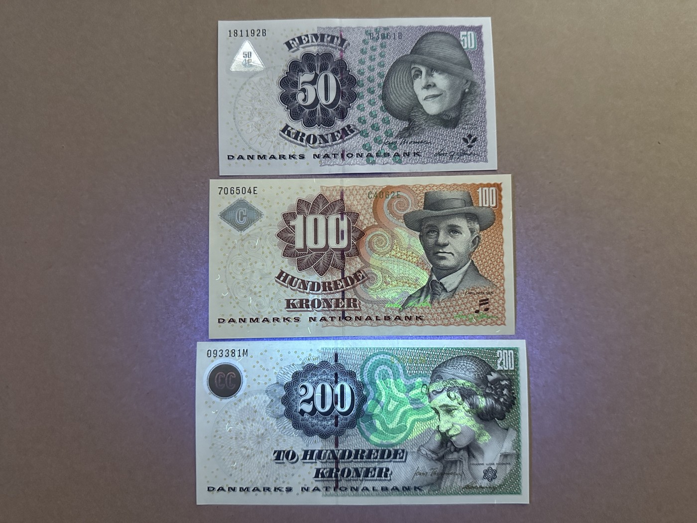《张总收藏》146期-外币精品荟萃 丹麦50、100、200克朗3张 UNC 浮雕版