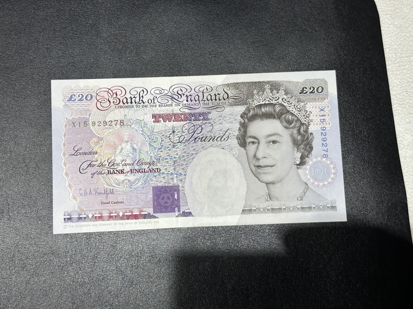 《外钞收藏家》第三百六十七期 英国E序列20镑 全新UNC