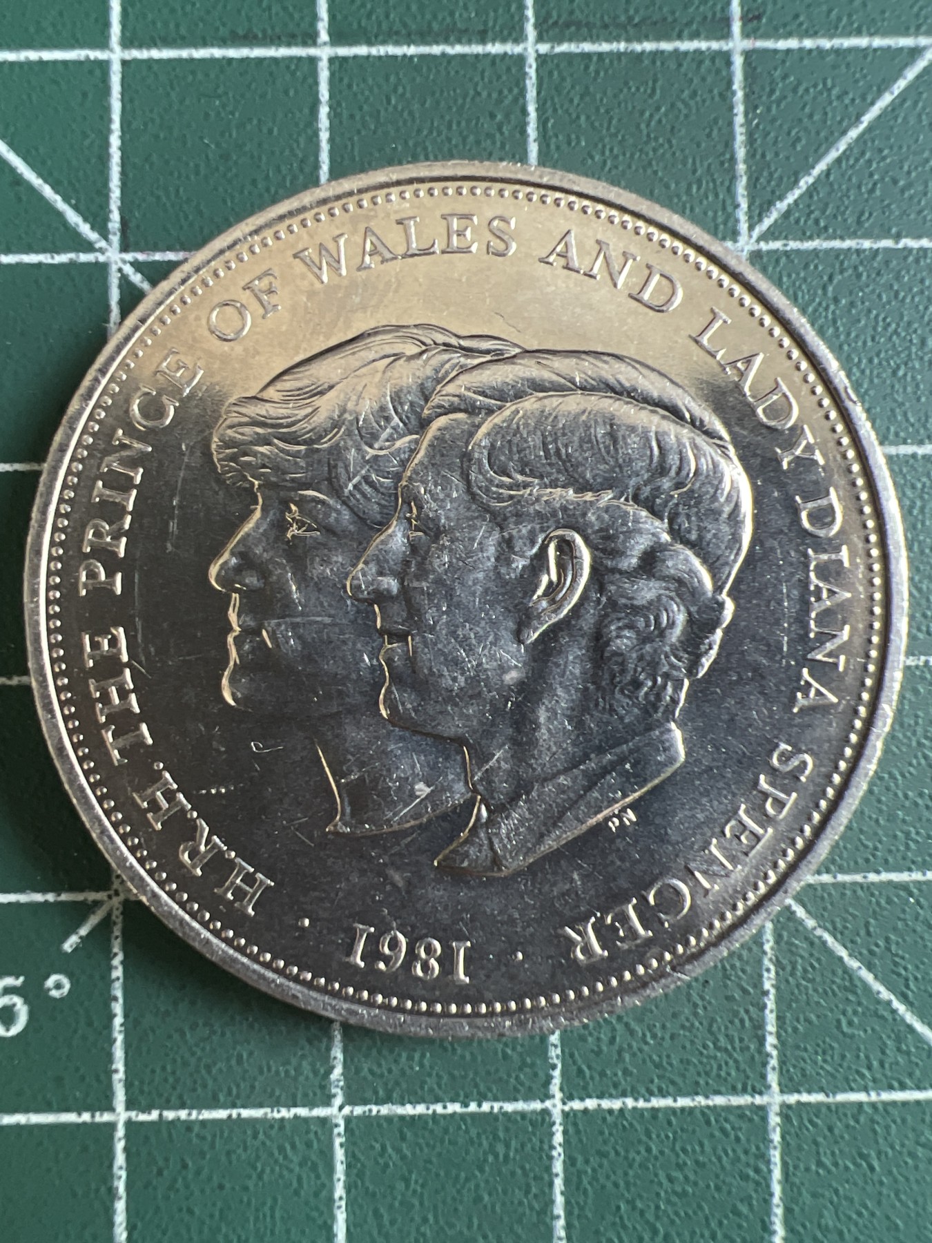 第579期 硬币专场 （无押金，捡漏，全场50包邮，偏远地区除外，接收代拍业务） 英国戴安娜查尔斯大克朗纪念币