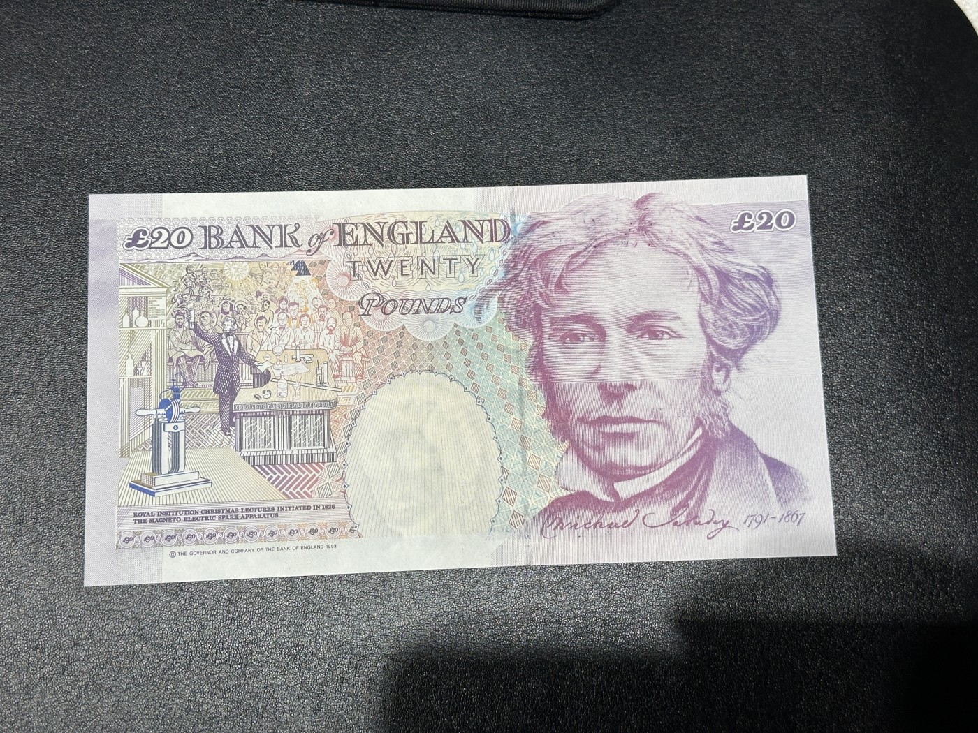 《外钞收藏家》第三百六十七期 英国E序列20镑 全新UNC