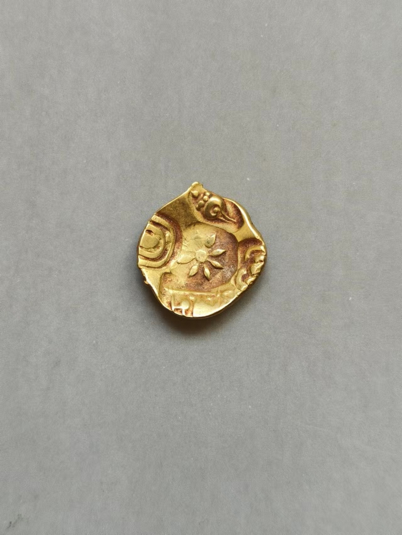 熊太乐钱币拍卖第2场 古印度中世纪古典晚期雅达瓦王朝金莲花金币