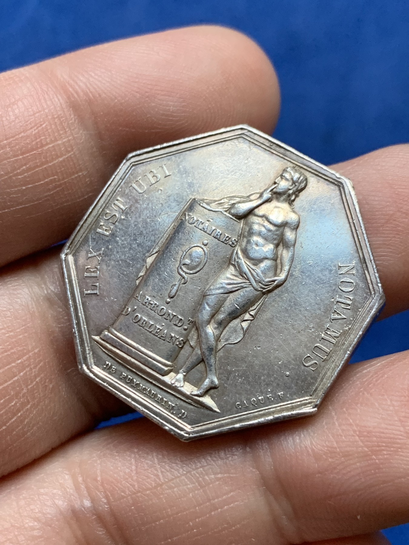 《竞宝斋》第262场-周日，周一，周二 3场连拍 (全场包邮) 法国奥尔良公证人银质八角代币，沉默之神塔喀特，13.59g，30.5mm，早期无边铭