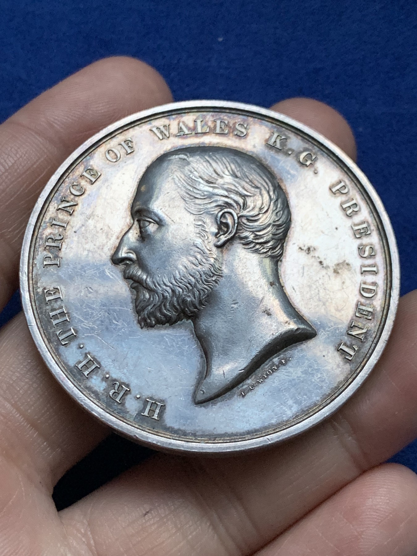 《竞宝斋》第262场-周日，周一，周二 3场连拍 (全场包邮) 英国1897年伦敦城市行业协会银质奖章，威尔士亲王，未来的爱德华七世，74.8g，51.2mm