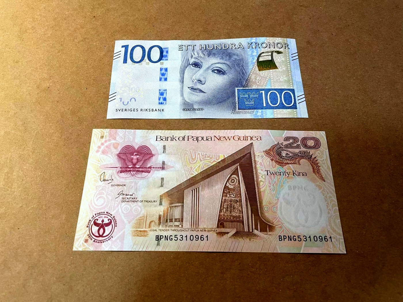 【Blue Auction】✨世界纸币精拍第464期【精】 【一组2张】巴布亚和新几内亚 20基纳&瑞典 100克朗 全新UNC
