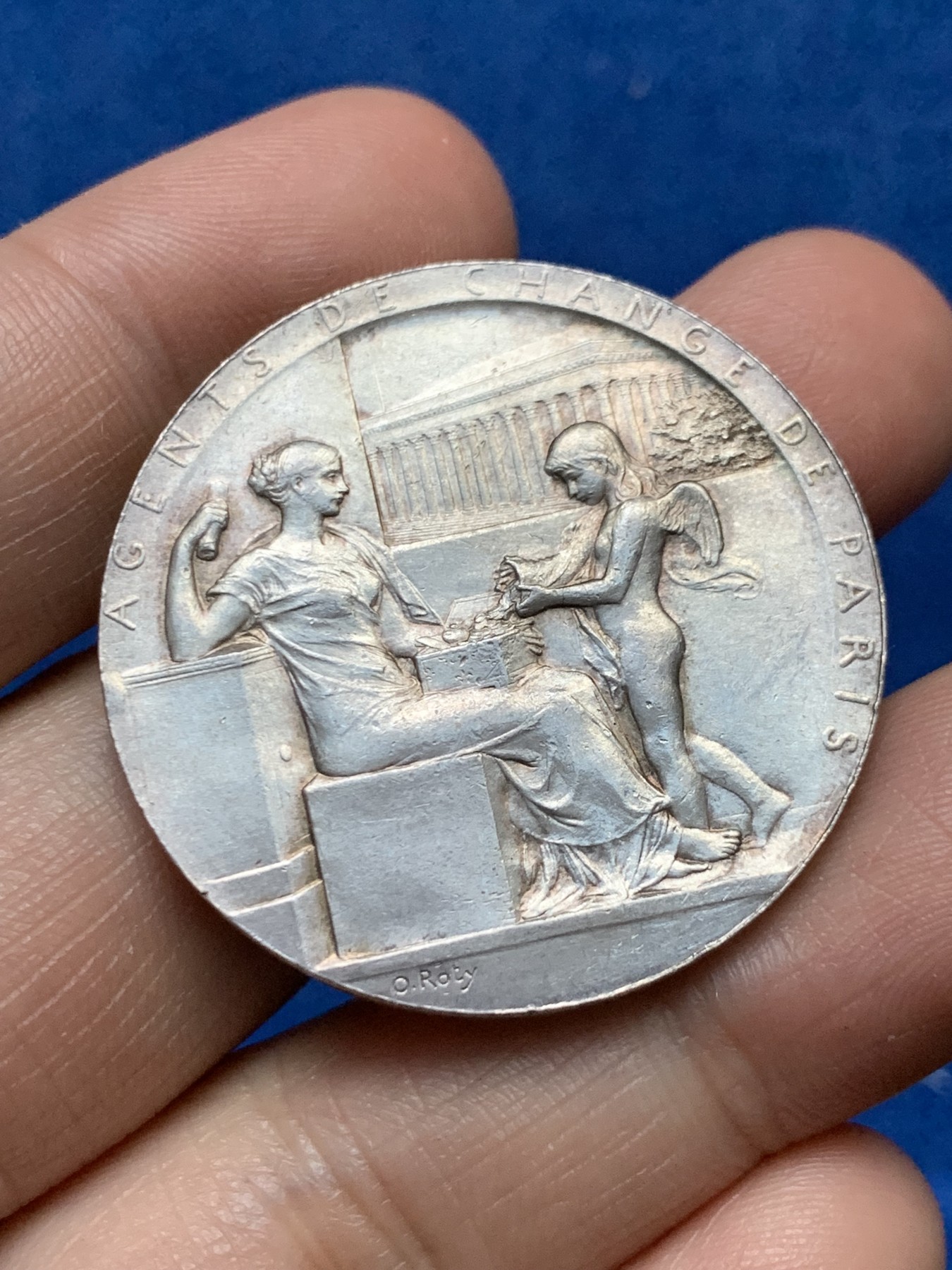 《竞宝斋》第262场-周日，周一，周二 3场连拍 (全场包邮) 法国O.Roty 巴黎证券股票经纪人银质代币，细节丰富，20.37g，37mm，丰饶角边铭