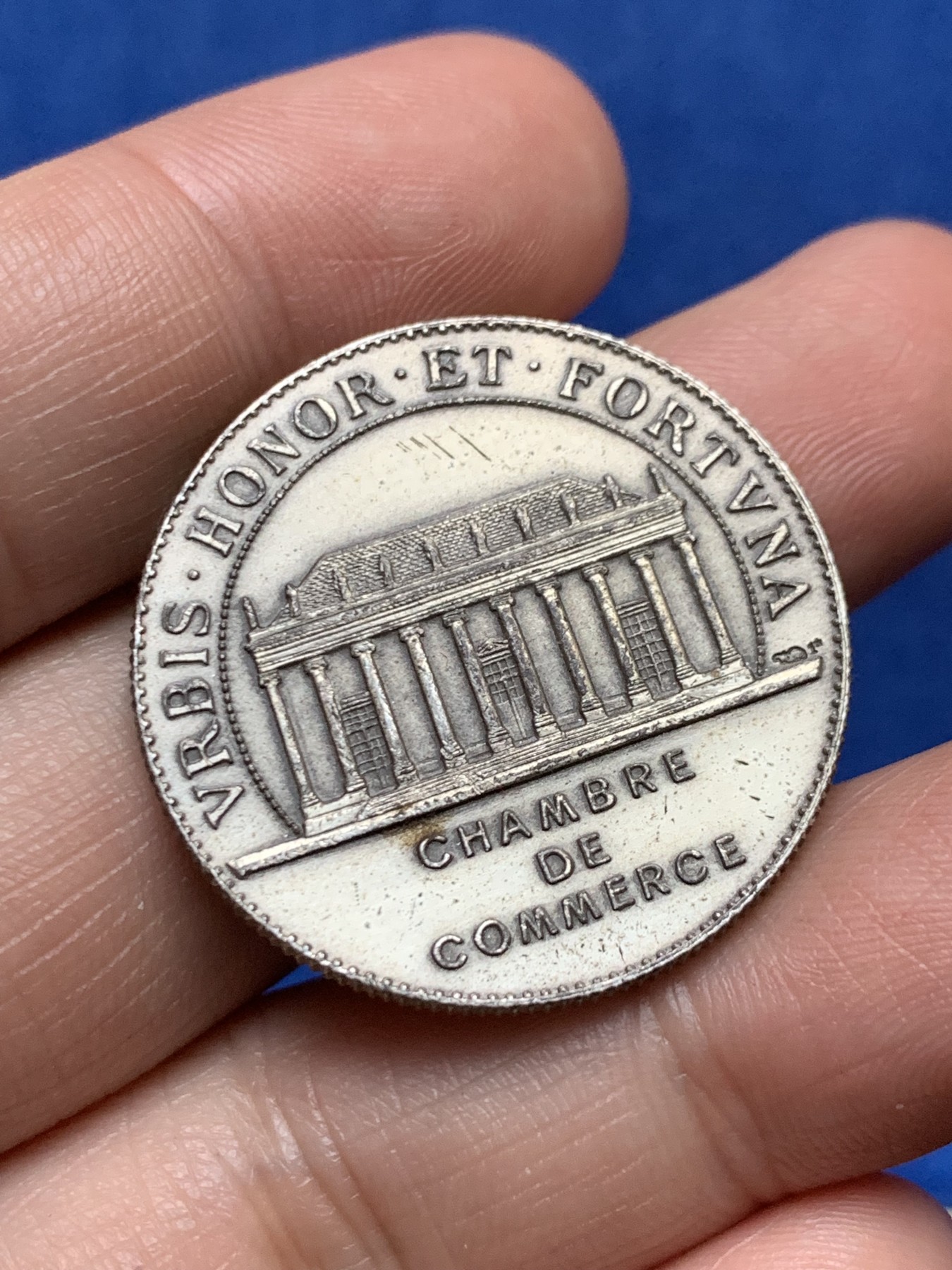 《竞宝斋》第262场-周日，周一，周二 3场连拍 (全场包邮) 法国南特商会银质jeton，15.76g，31.8mm，背面4点方向丰饶角1星戳记，含银0.925