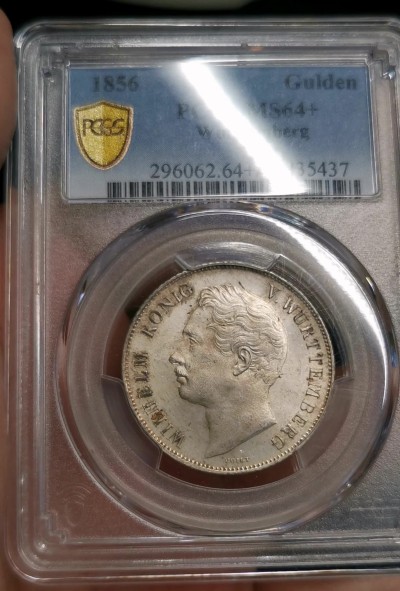 凡希社世界钱币微拍第二百六十六期 1856符腾堡流通版古尔登银币PCGS-MS64+，黄光柔彩，底板丝滑，收藏级品相！请参考视频。