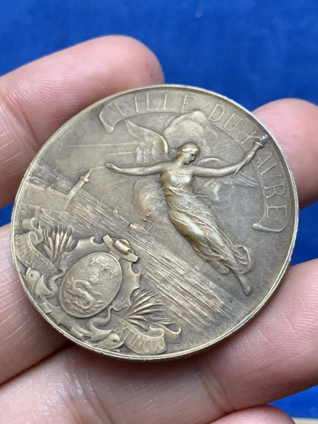 《竞宝斋》第262场-周日，周一，周二 3场连拍 (全场包邮) 法国勒阿弗尔市铜质奖章，32.32g，41mm，边铭+三角形+bronze