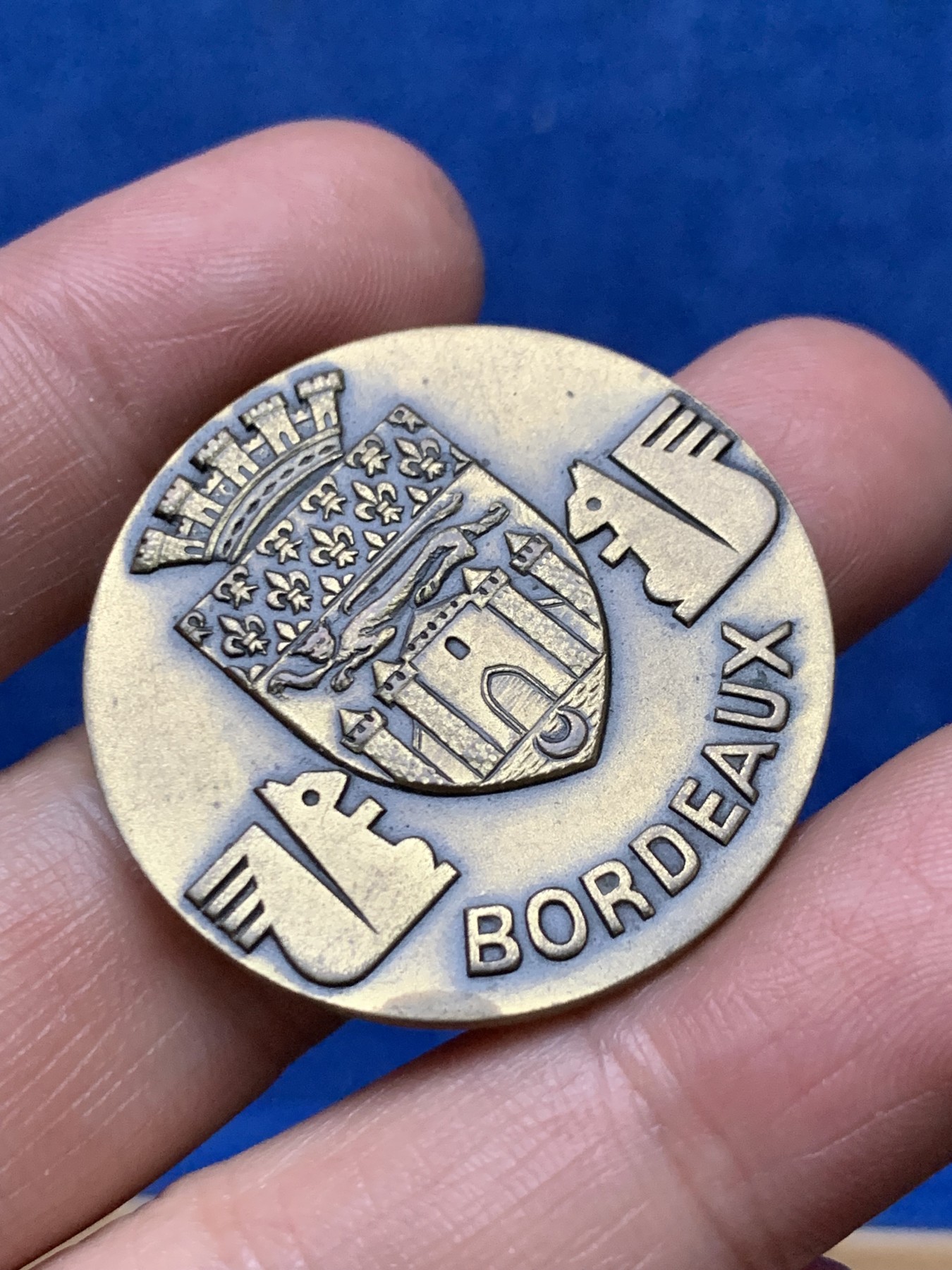 《竞宝斋》第262场-周日，周一，周二 3场连拍 (全场包邮) 法国波尔多松鼠储蓄银行铜章，17.79g，35mm