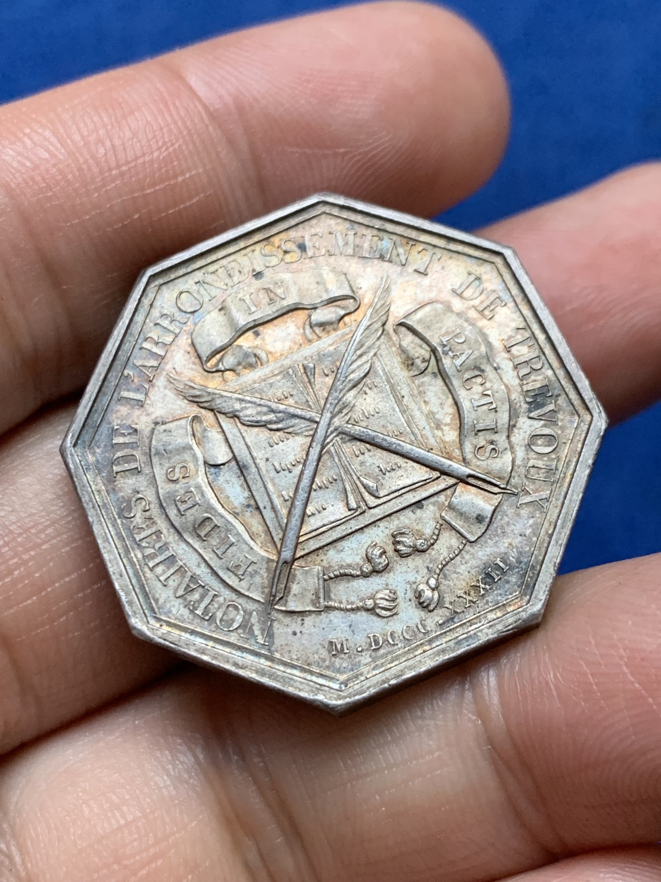 《竞宝斋》第262场-周日，周一，周二 3场连拍 (全场包邮) 法国1832年特雷武公证人八角银质代币，17.79g，31.9mm，丰饶角边铭