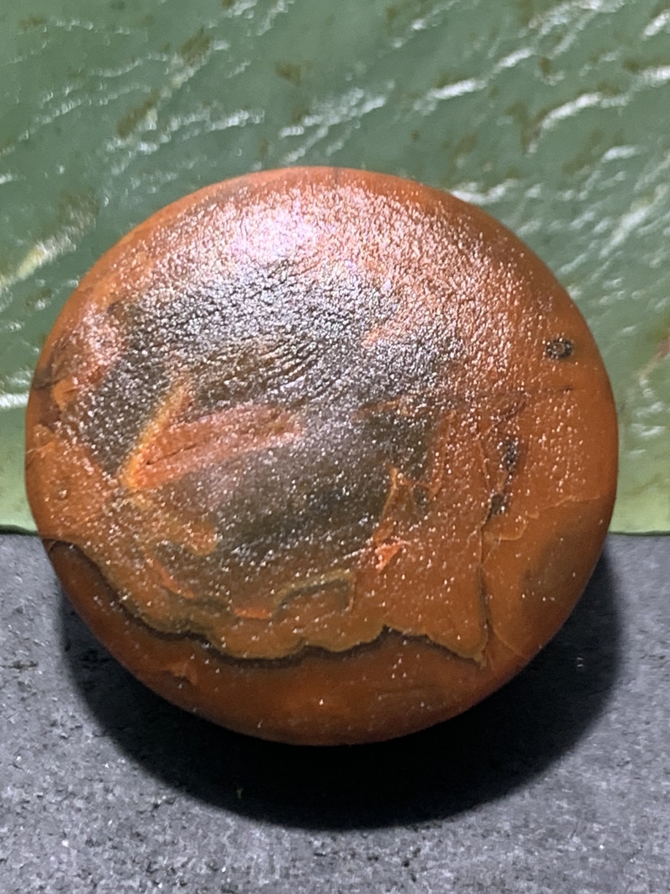 精美亚光高润度战国红玛瑙手工俏色巧雕双鲤鱼板珠一个！
