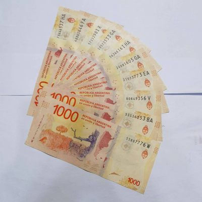 各国外币第35期 - 阿根廷1000比索 9品－全新 10张