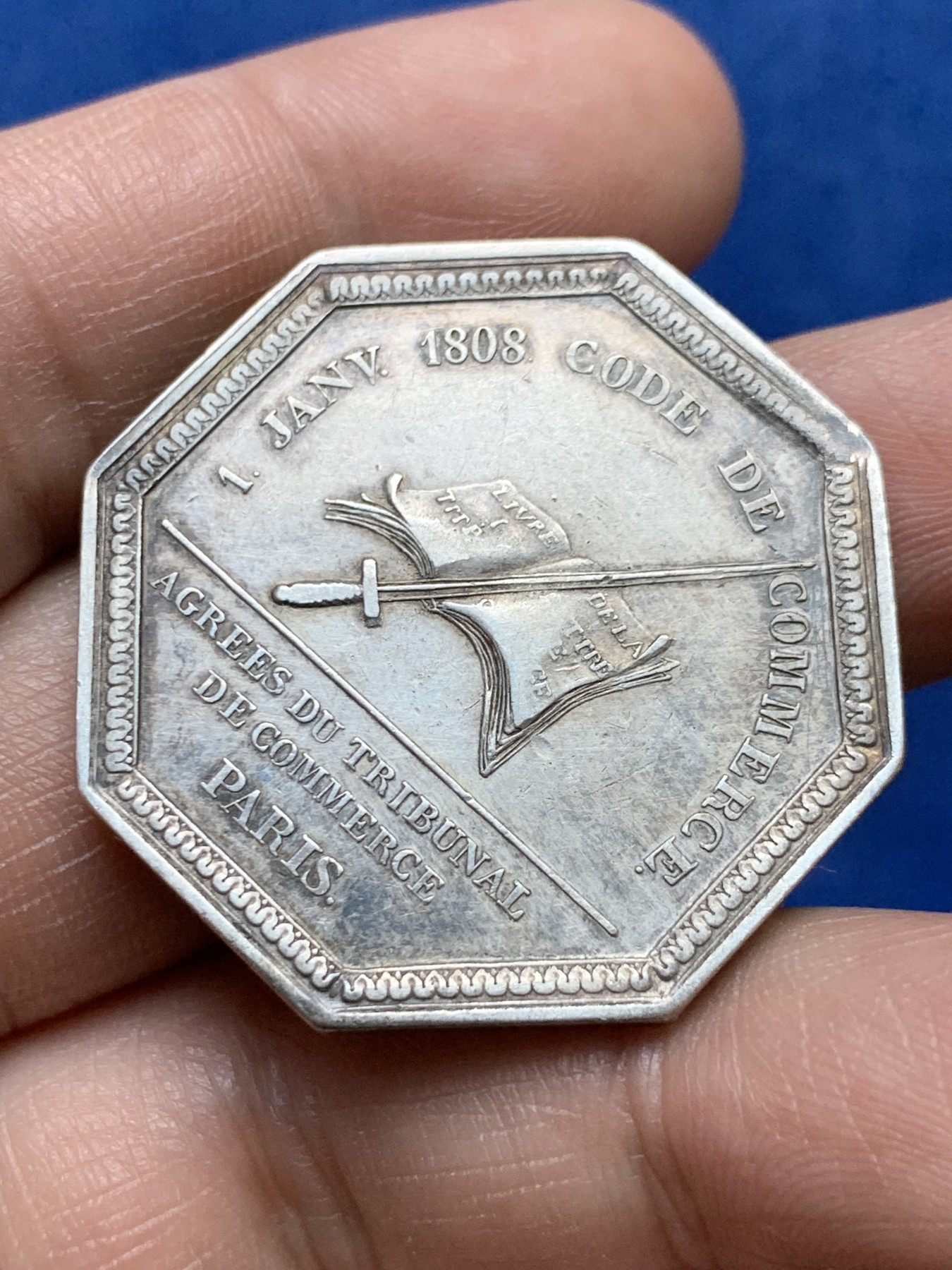 《竞宝斋》第262场-周日，周一，周二 3场连拍 (全场包邮) 法国八角银章，巴黎商事法庭获得路易十八的批准，20.20g，35.4mm，早期无边铭