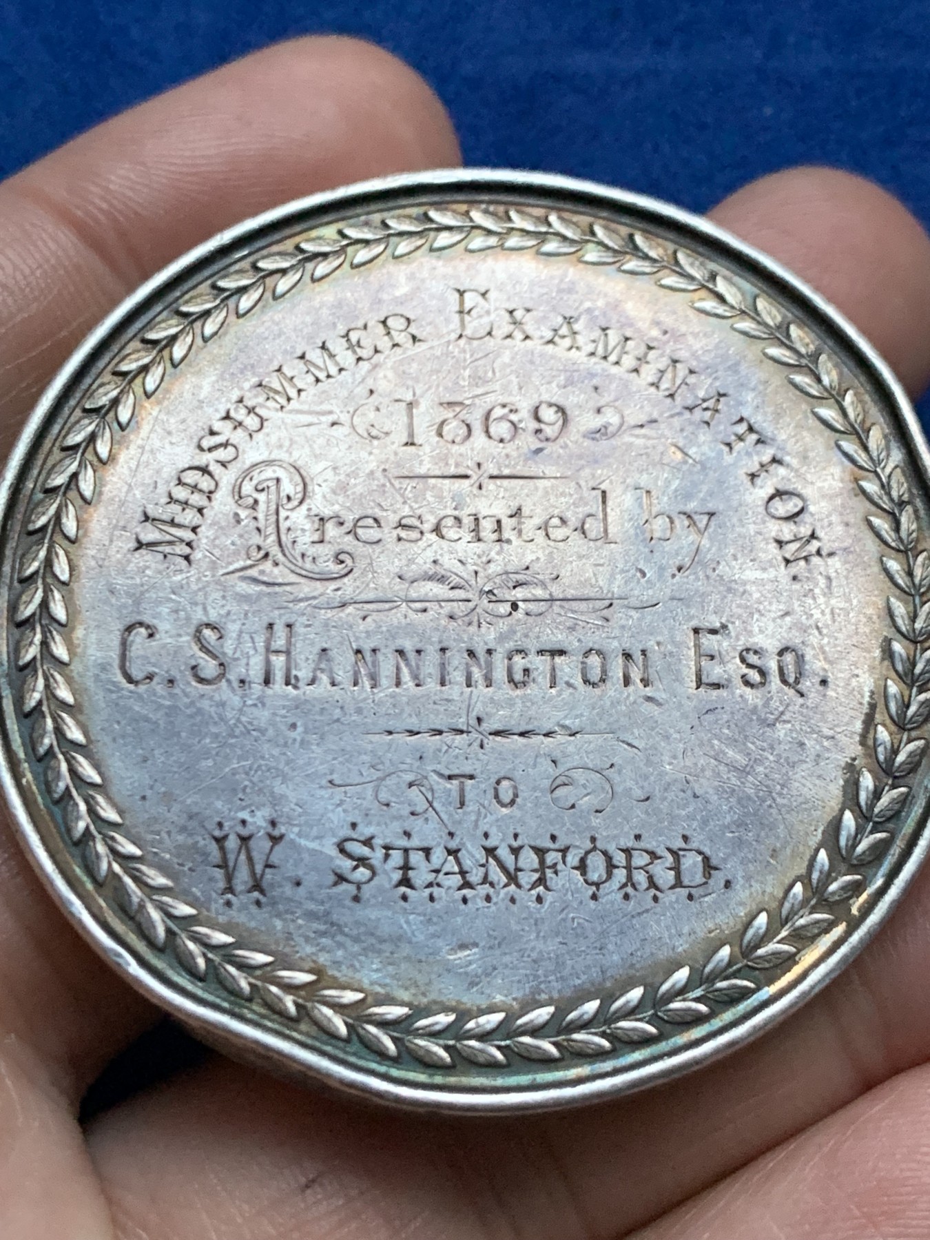 《竞宝斋》第262场-周日，周一，周二 3场连拍 (全场包邮) 英国1869年布莱顿专有语法和商业学校银质奖章，58.93g，51.2mm，磕碰