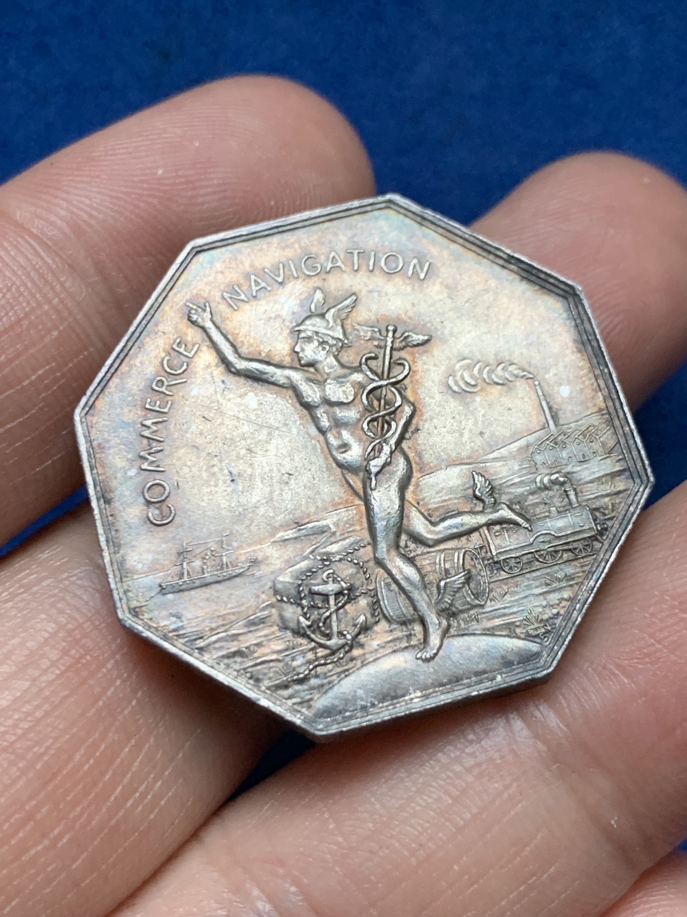 《竞宝斋》第262场-周日，周一，周二 3场连拍 (全场包邮) 法国罗纳商会八角银质代币，15.99g，32.2mm，丰饶角边铭