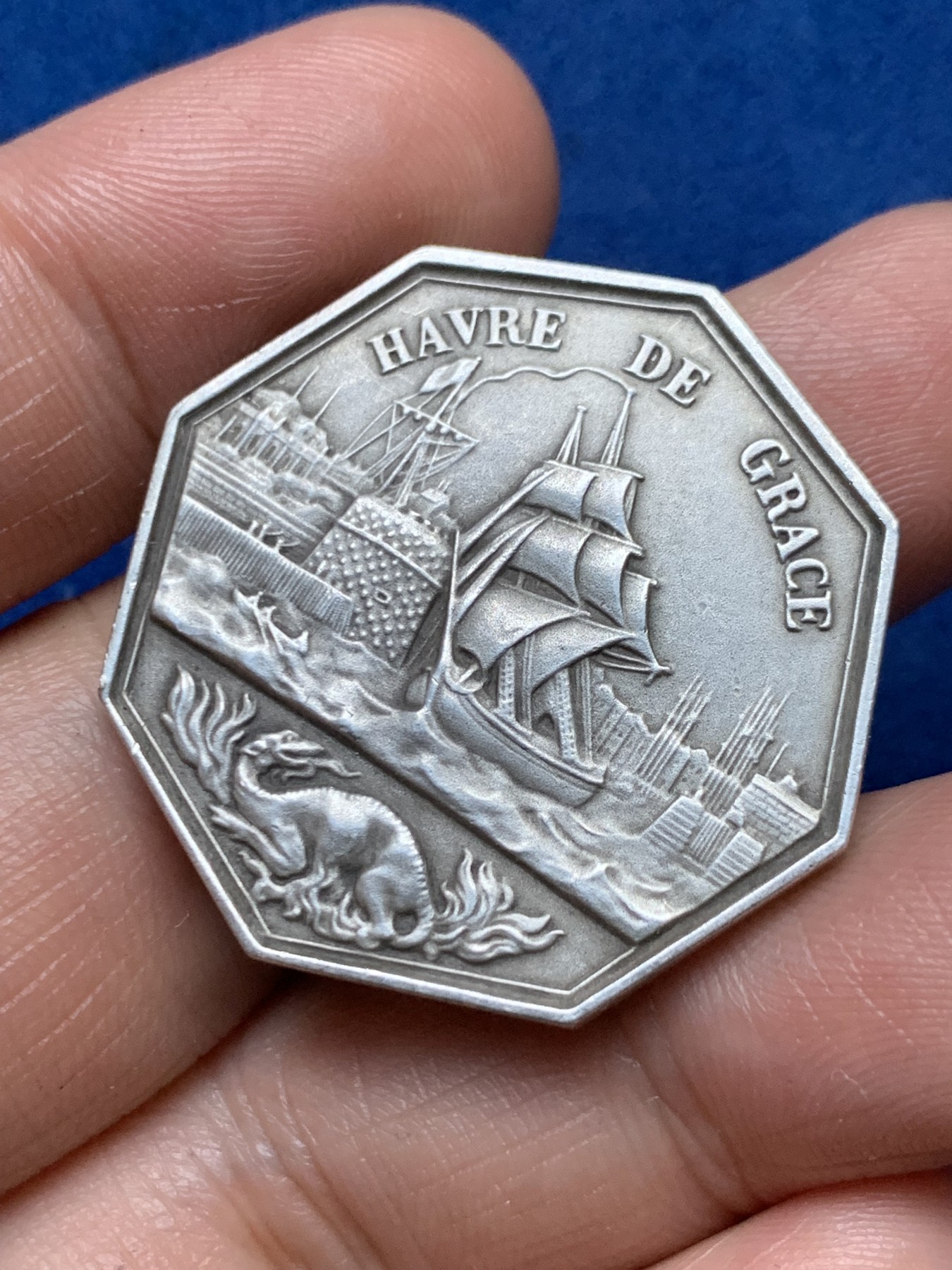 《竞宝斋》第262场-周日，周一，周二 3场连拍 (全场包邮) 法国勒阿弗尔商会八角银章，16.60g，32.2mm，边铭：丰饶角1ARGENT