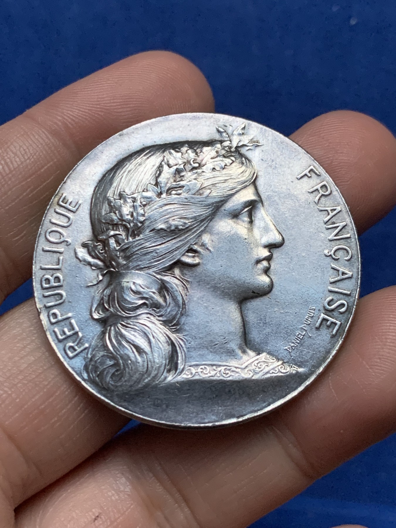 《竞宝斋》第262场-周日，周一，周二 3场连拍 (全场包邮) 法国银章，由下塞纳省省长提供，37.95g，41.5mm，丰饶角边铭