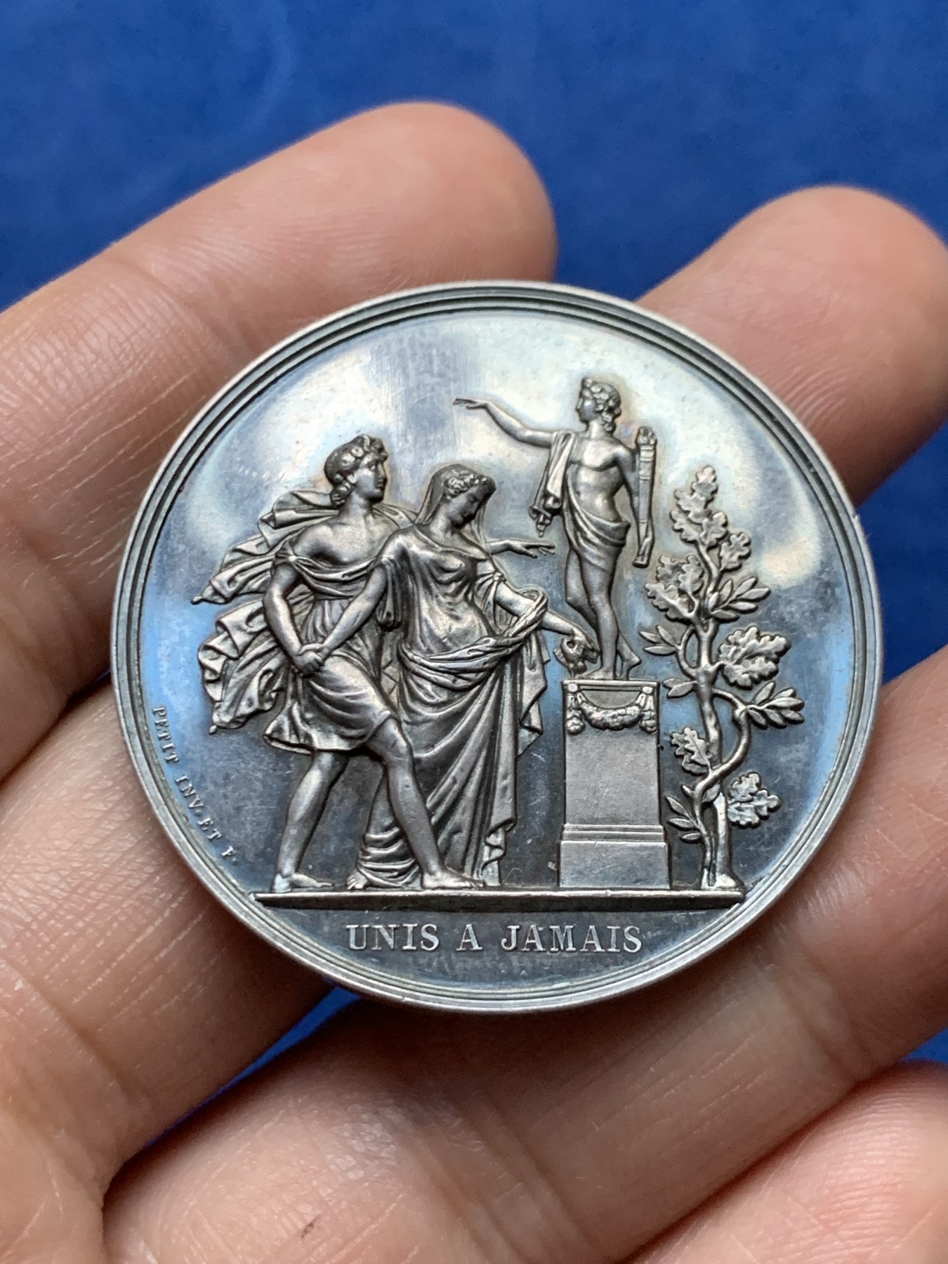 《竞宝斋》第262场-周日，周一，周二 3场连拍 (全场包邮) 法国爱情与婚姻纪念银章，24.72g，39.4mm，蜜蜂边铭