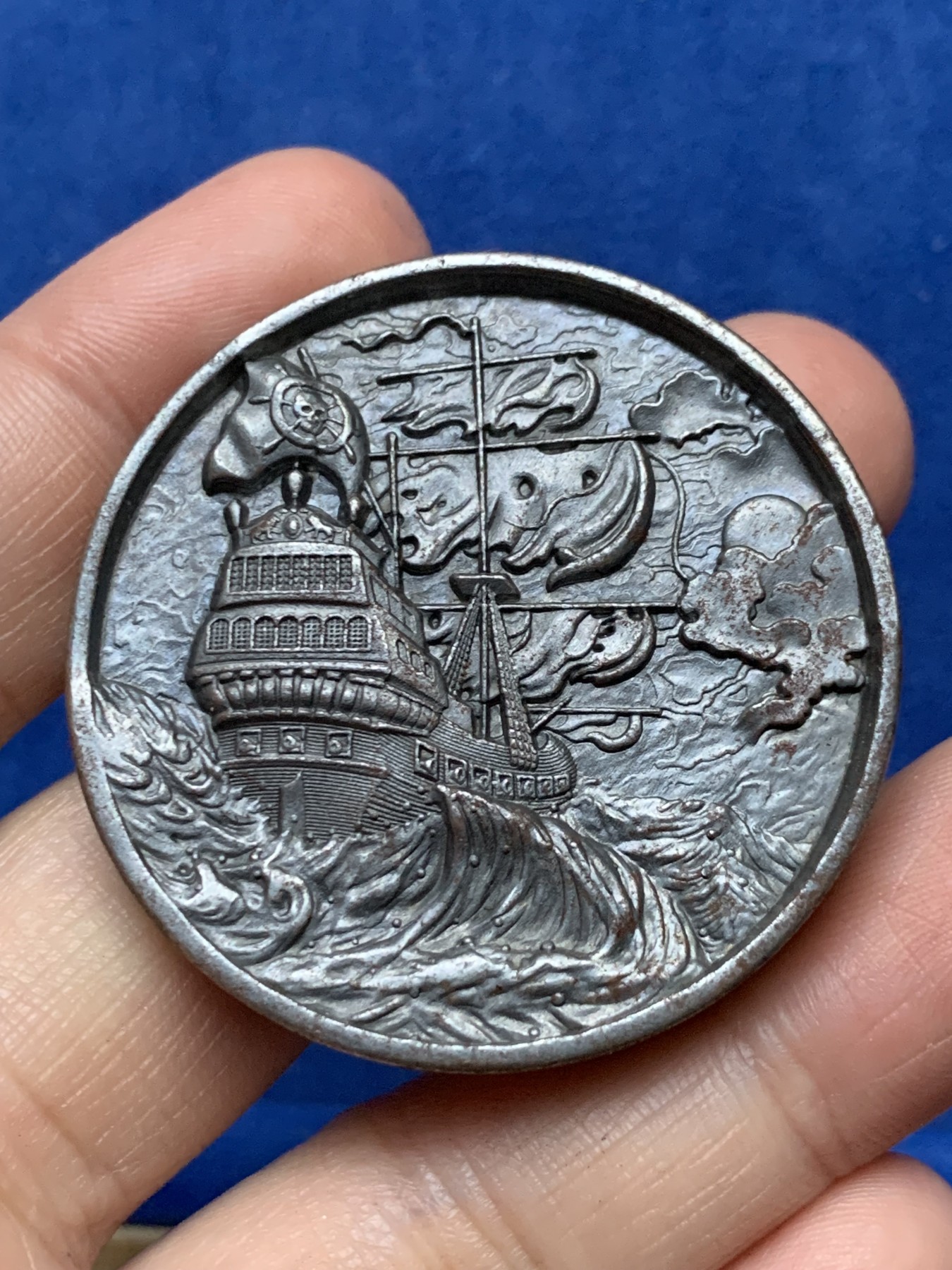 《竞宝斋》第262场-周日，周一，周二 3场连拍 (全场包邮) 海盗铁章，不知名国家，疑似工艺品，69.49g， 44.9mm