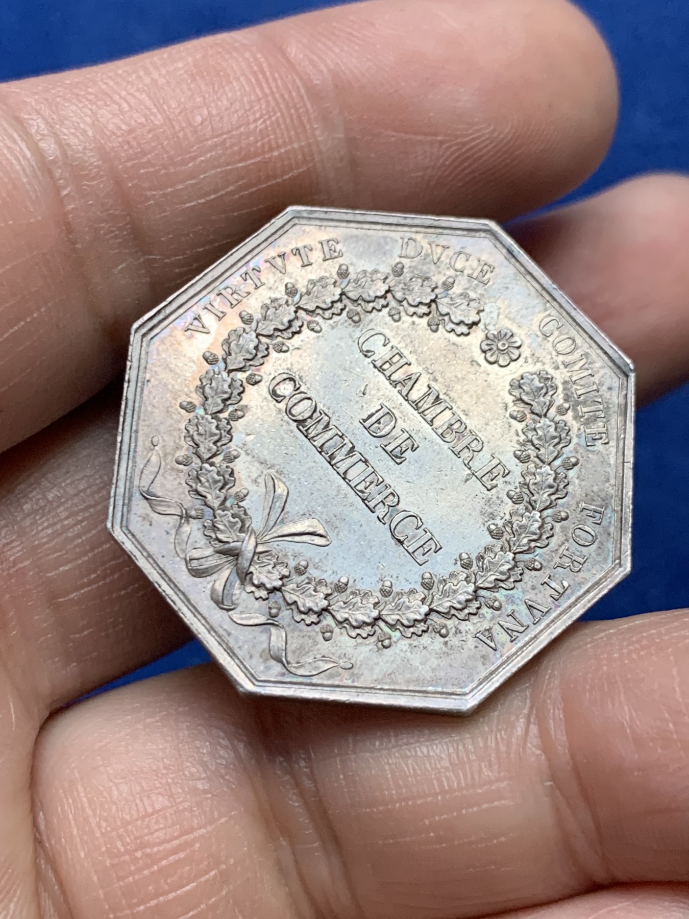 《竞宝斋》第262场-周日，周一，周二 3场连拍 (全场包邮) 法国八角银质代币，里昂商会，17.08g，31.7mm，1832年以前无边铭