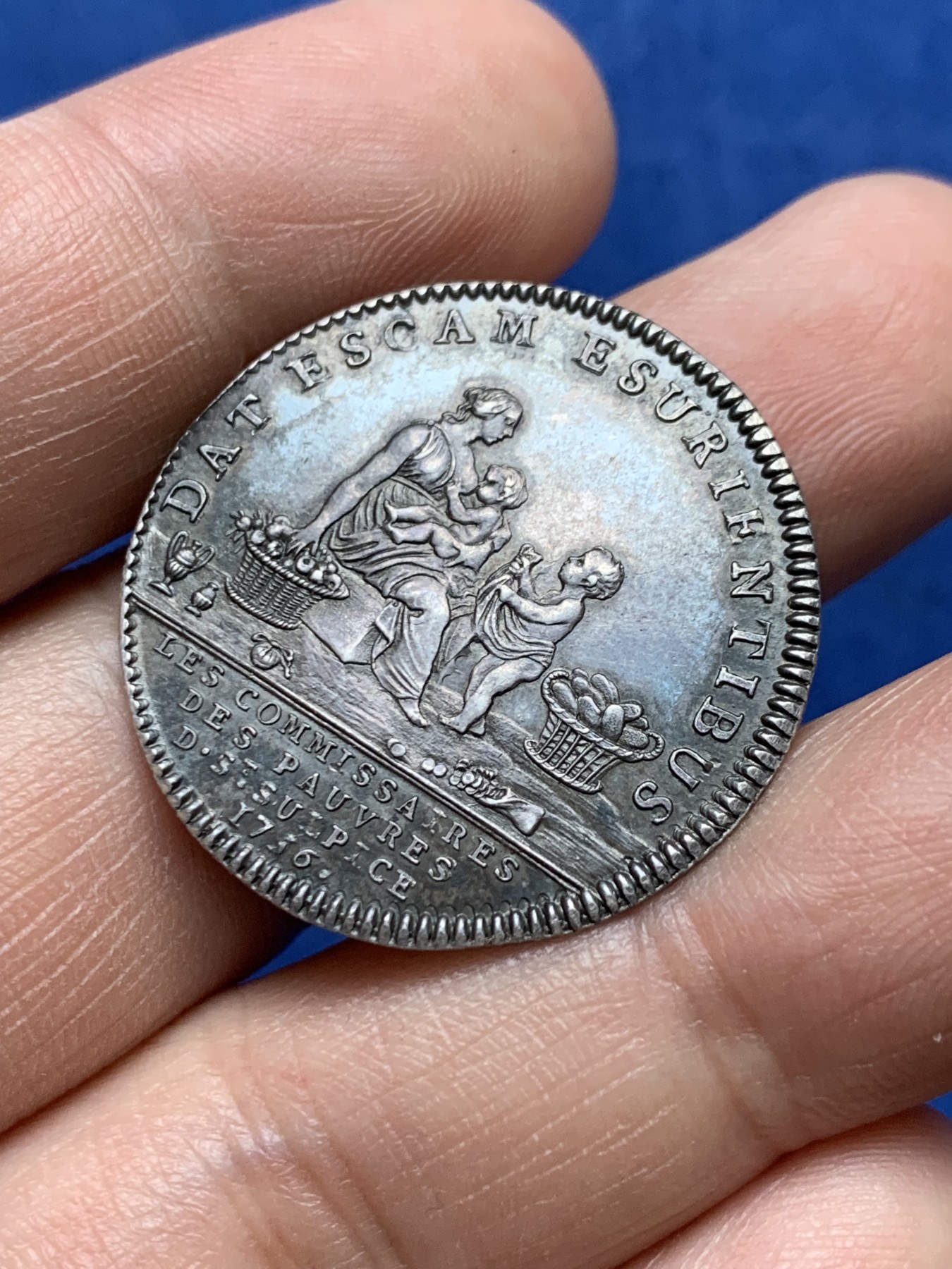 《竞宝斋》第262场-周日，周一，周二 3场连拍 (全场包邮) 法国1756年圣叙尔皮斯教堂银代币，细节清晰保留完好，9.02g，30mm