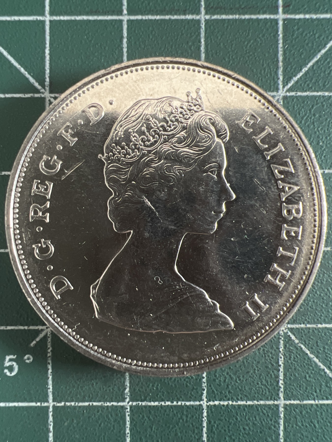 第584期 硬币专场 （无押金，捡漏，全场50包邮，偏远地区除外，接收代拍业务） 英国1980奶奶伊丽莎白皇太后克朗型纪念币