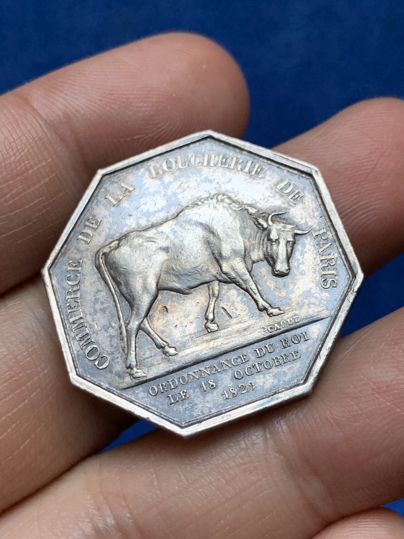 《竞宝斋》第262场-周日，周一，周二 3场连拍 (全场包邮) 法国巴黎屠夫联盟专业协会八角银质代币，12.12g，30.0mm，早期无边铭