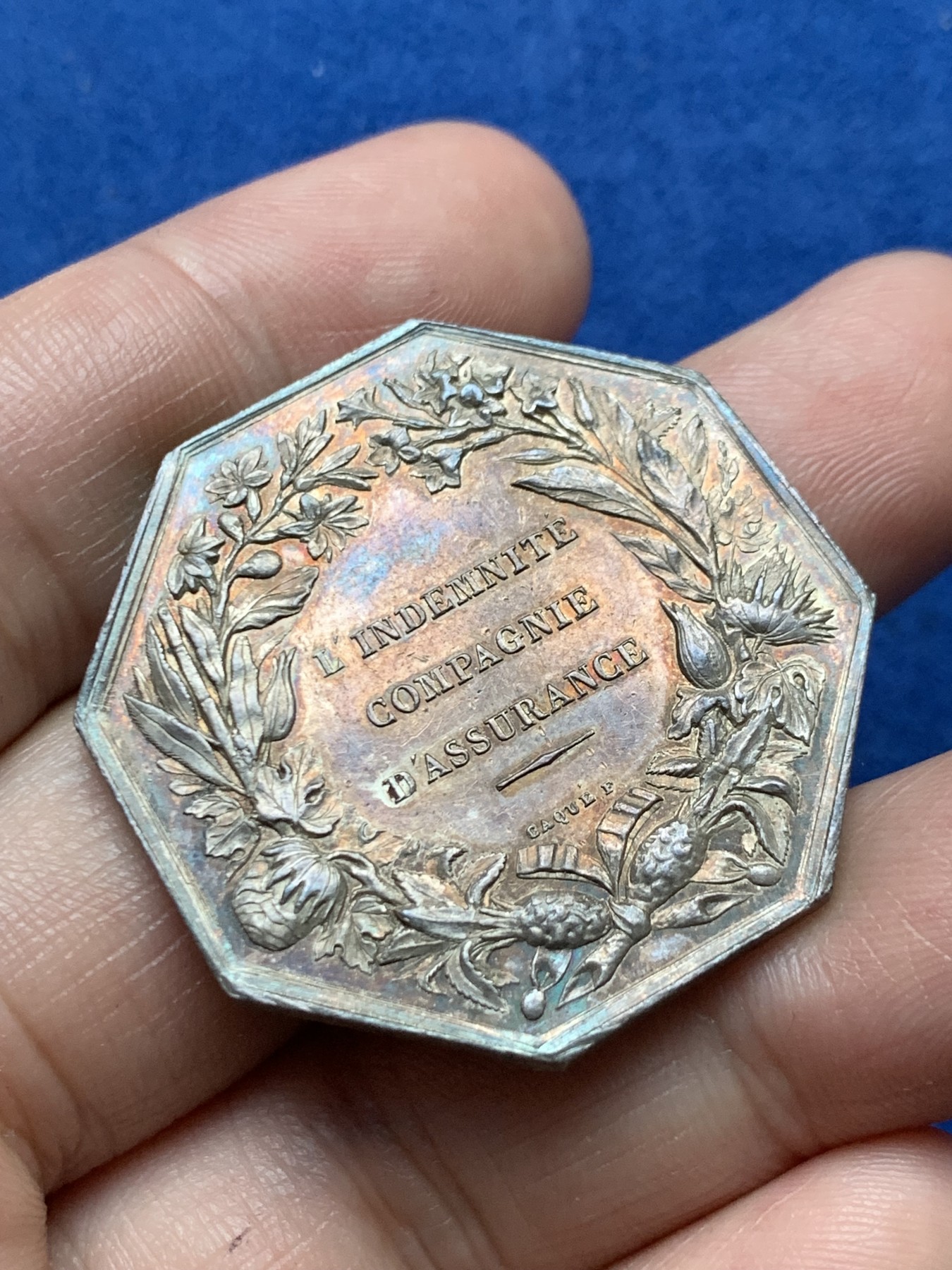 《竞宝斋》第262场-周日，周一，周二 3场连拍 (全场包邮) 法国海上火灾保险公司银质八角银质代币，21.09g，36.4mm，1842-1845年船首边铭