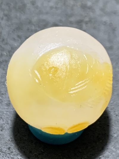 精美亚光冰飘战国红玛瑙手工俏色巧雕富贵有余随形圆珠一个， - 精美亚光冰飘战国红玛瑙手工俏色巧雕富贵有余随形圆珠一个，