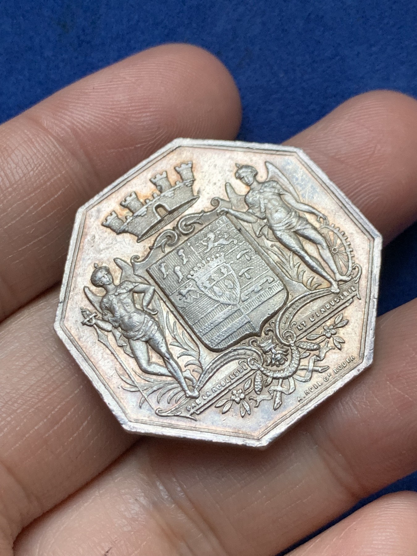 《竞宝斋》第262场-周日，周一，周二 3场连拍 (全场包邮) 法国JETON银质八角，伯尔贝克商会，直径34.7毫米 重量18.58克，丰饶角边铭