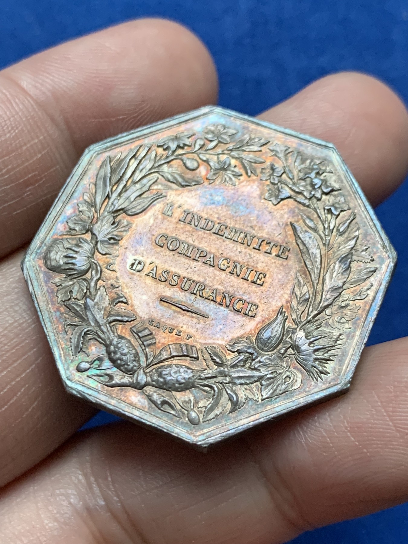 《竞宝斋》第262场-周日，周一，周二 3场连拍 (全场包邮) 法国海上火灾保险公司银质八角银质代币，21.09g，36.4mm，1842-1845年船首边铭