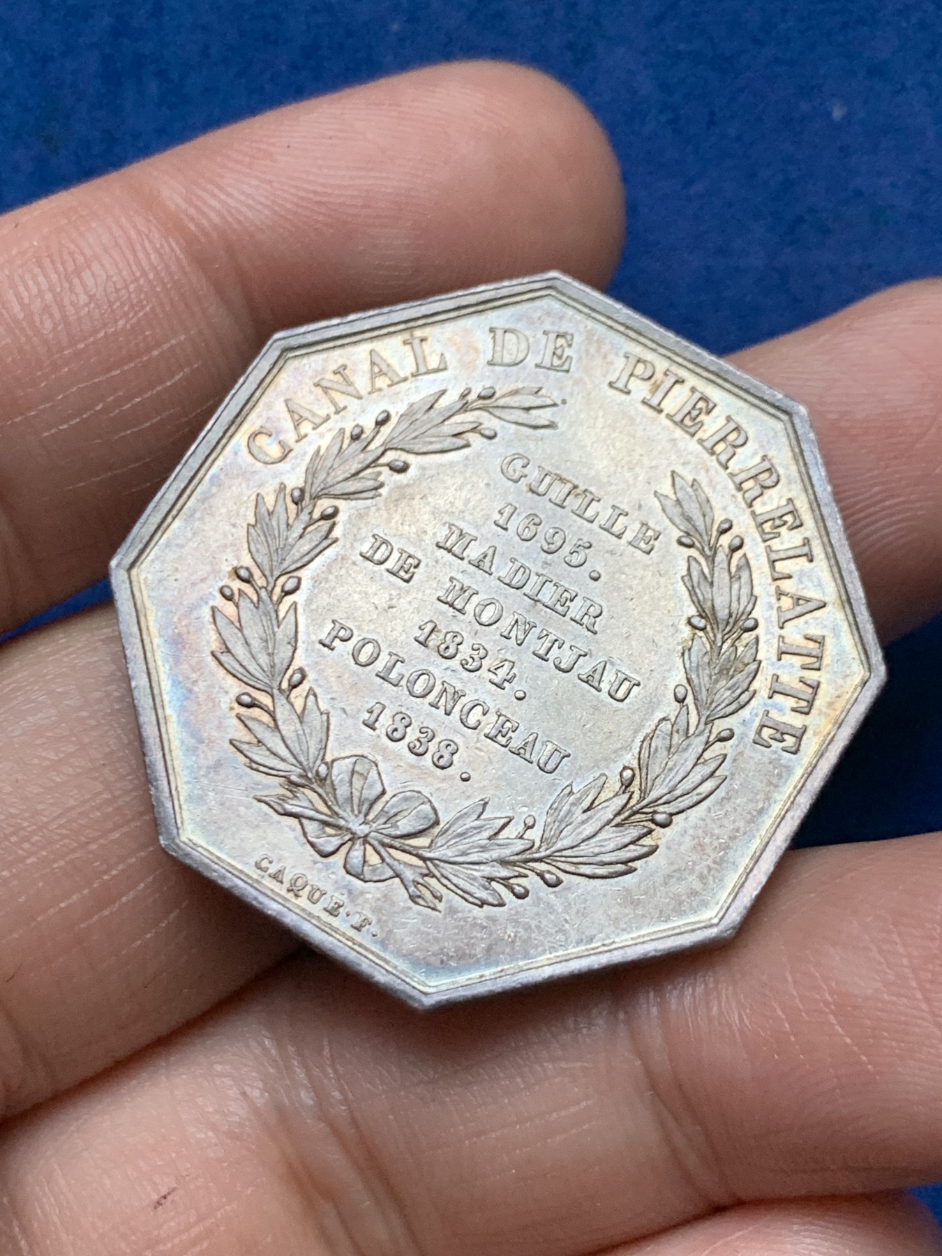 《竞宝斋》第262场-周日，周一，周二 3场连拍 (全场包邮) 法国JETON银质八角，皮埃尔拉特运河，直径35.2毫米 重量20.09克，边铭：1832-1841神灯