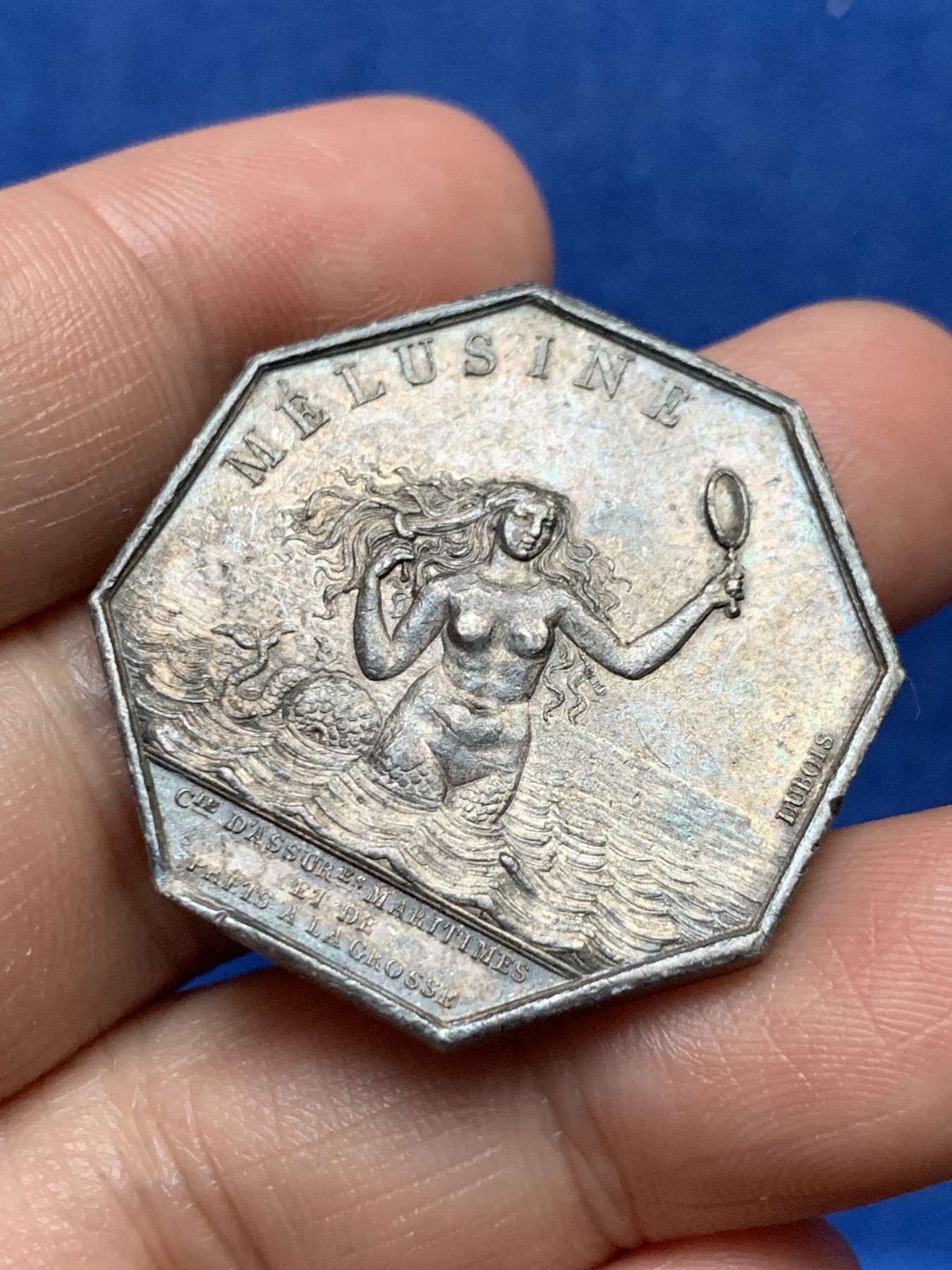 《竞宝斋》第262场-周日，周一，周二 3场连拍 (全场包邮) 法国八角银质jeton名誉品海妖，梅卢辛海上保险公司，17.11g，33.3mm，神灯边铭