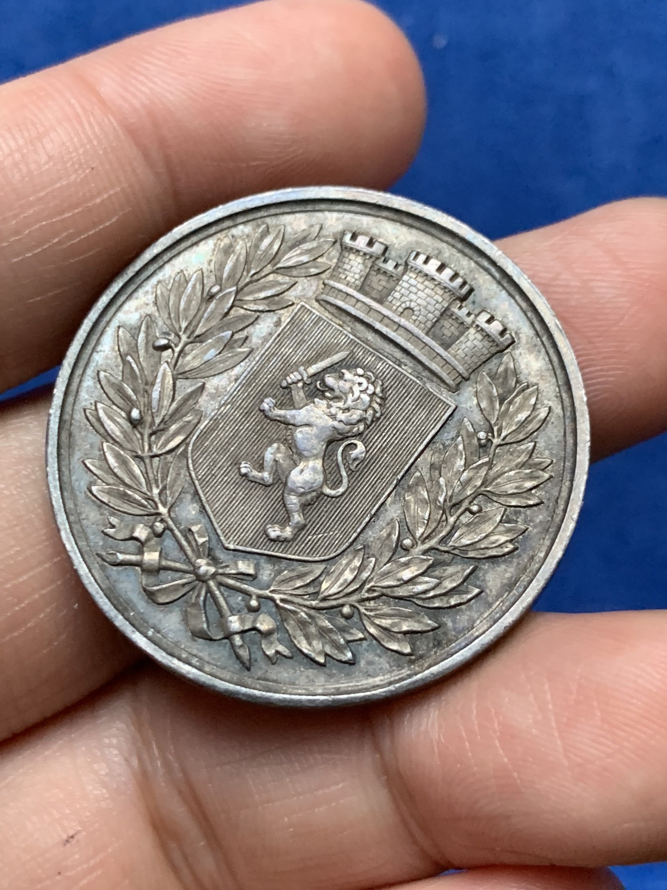 《竞宝斋》第262场-周日，周一，周二 3场连拍 (全场包邮) 法国里昂市经纪人银章，21.58g，35.6mm，手指边铭