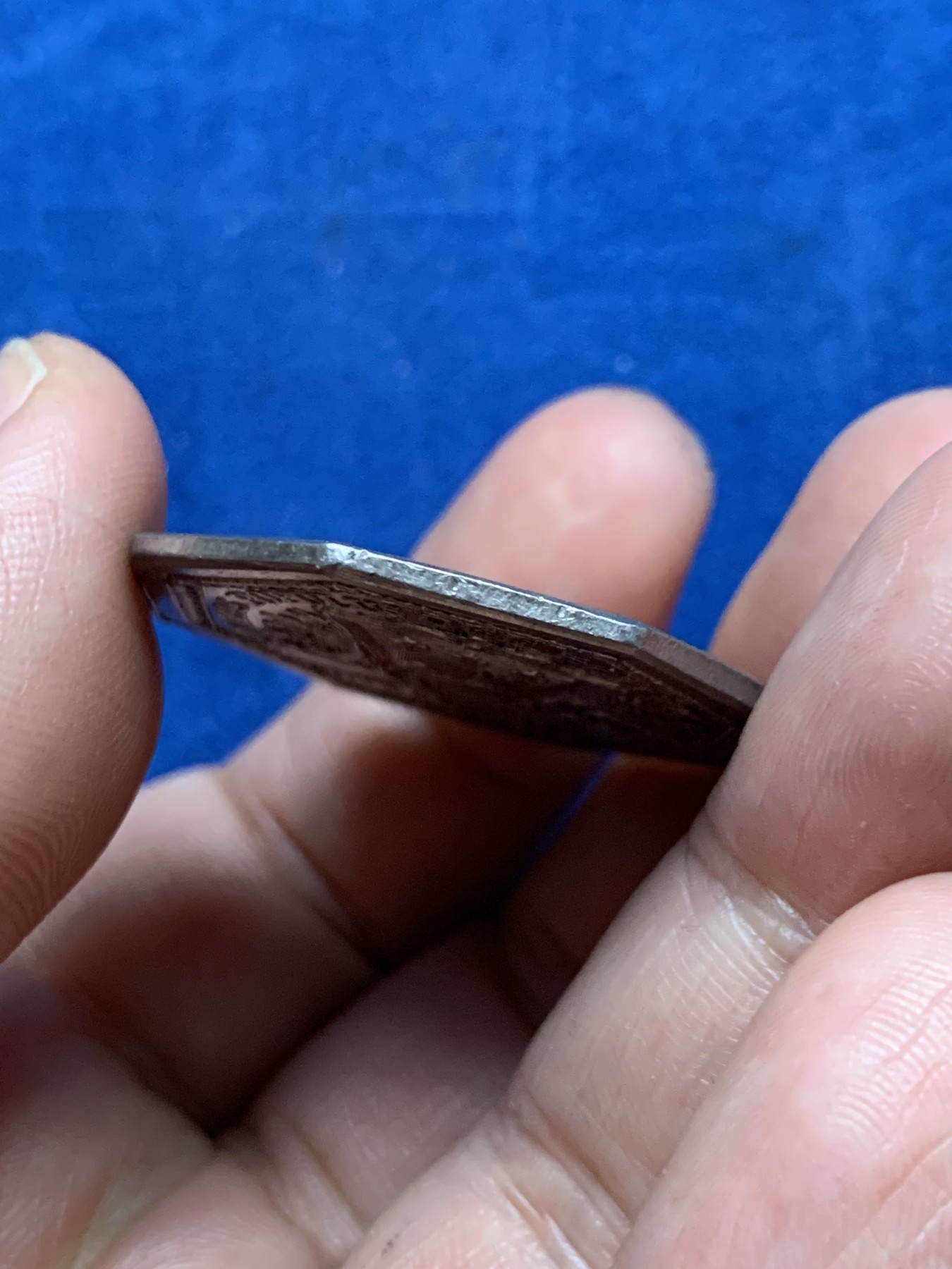 《竞宝斋》第262场-周日，周一，周二 3场连拍 (全场包邮) 法国路易十六时期鲁昂城市八角银质代币，17.49g，34mm，早期无边铭