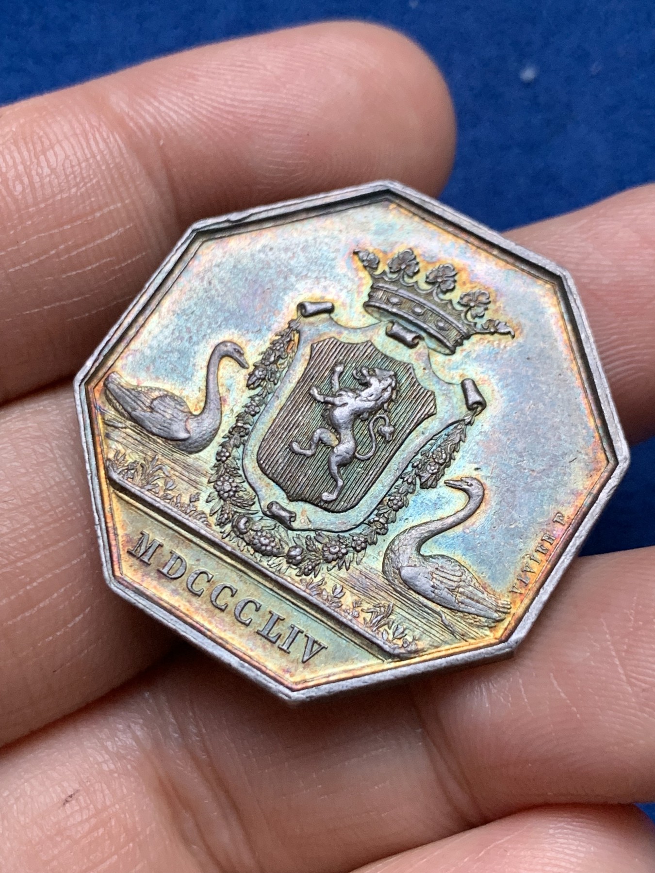 《竞宝斋》第262场-周日，周一，周二 3场连拍 (全场包邮) 法国瓦伦谢纳市政管理八角银质代币，16.28g，33.7mm，1860-1879年蜜蜂边铭