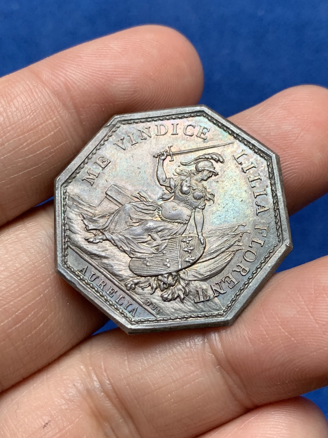 《竞宝斋》第262场-周日，周一，周二 3场连拍 (全场包邮) 法国1786年奥尔良市政厅八角银章，13.7g，32.2mm，早期无边铭