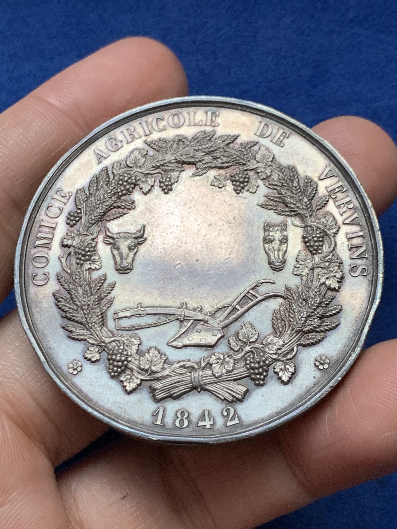 《竞宝斋》第262场-周日，周一，周二 3场连拍 (全场包邮) 法国农业展纪念银币，65.01g，50.2mm，1842-1845年船首边铭，带原盒，有轻磕