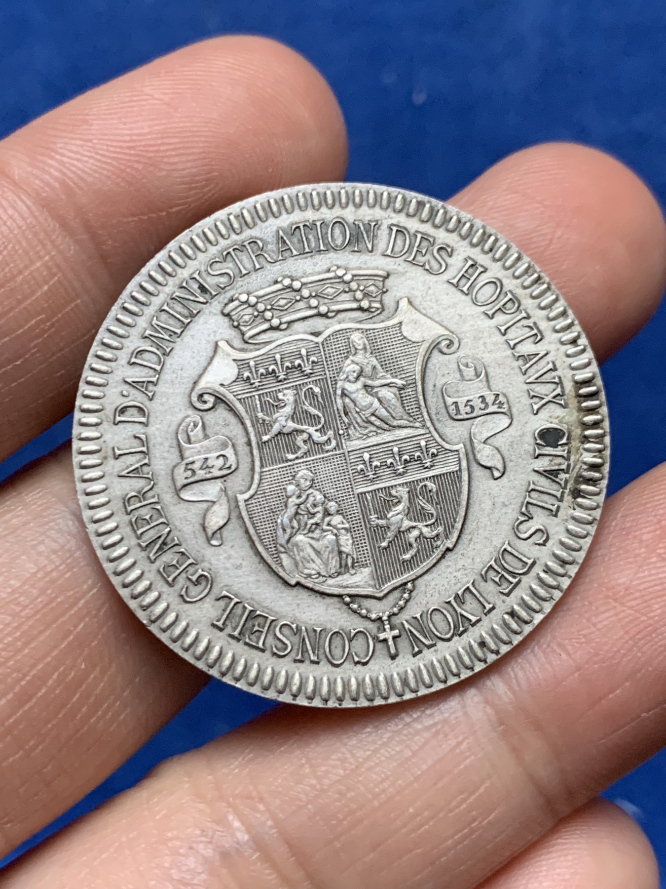 《竞宝斋》第262场-周日，周一，周二 3场连拍 (全场包邮) 法国里昂民用医院银质代币，21.39g，36.2mm，丰饶角2ARGENT银标，含银0.800