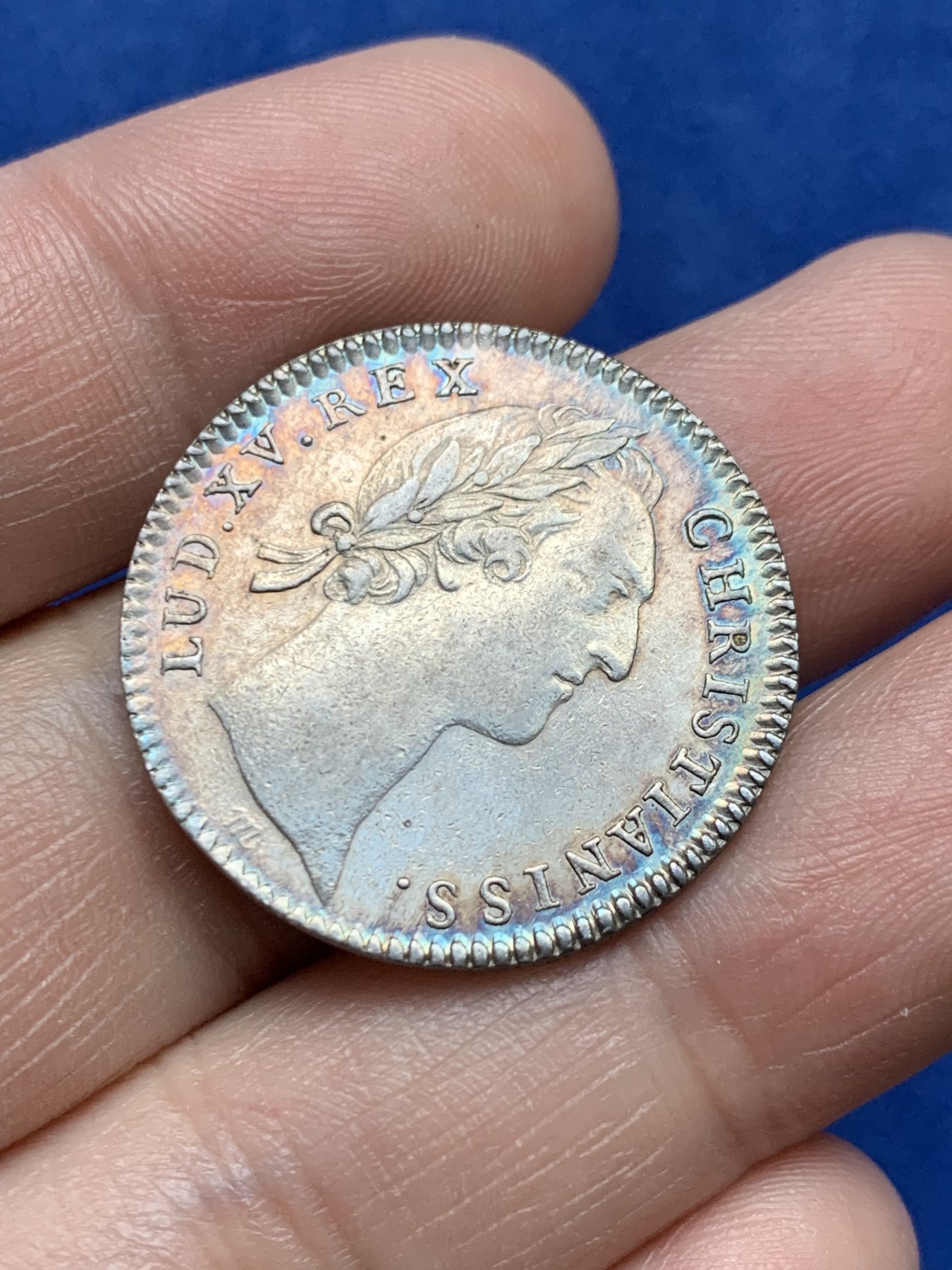 《竞宝斋》第262场-周日，周一，周二 3场连拍 (全场包邮) 法国1756年路易十五国王寝宫管理者商会银质代用币，基路伯吹着老橡树，7.34g，28.2mm