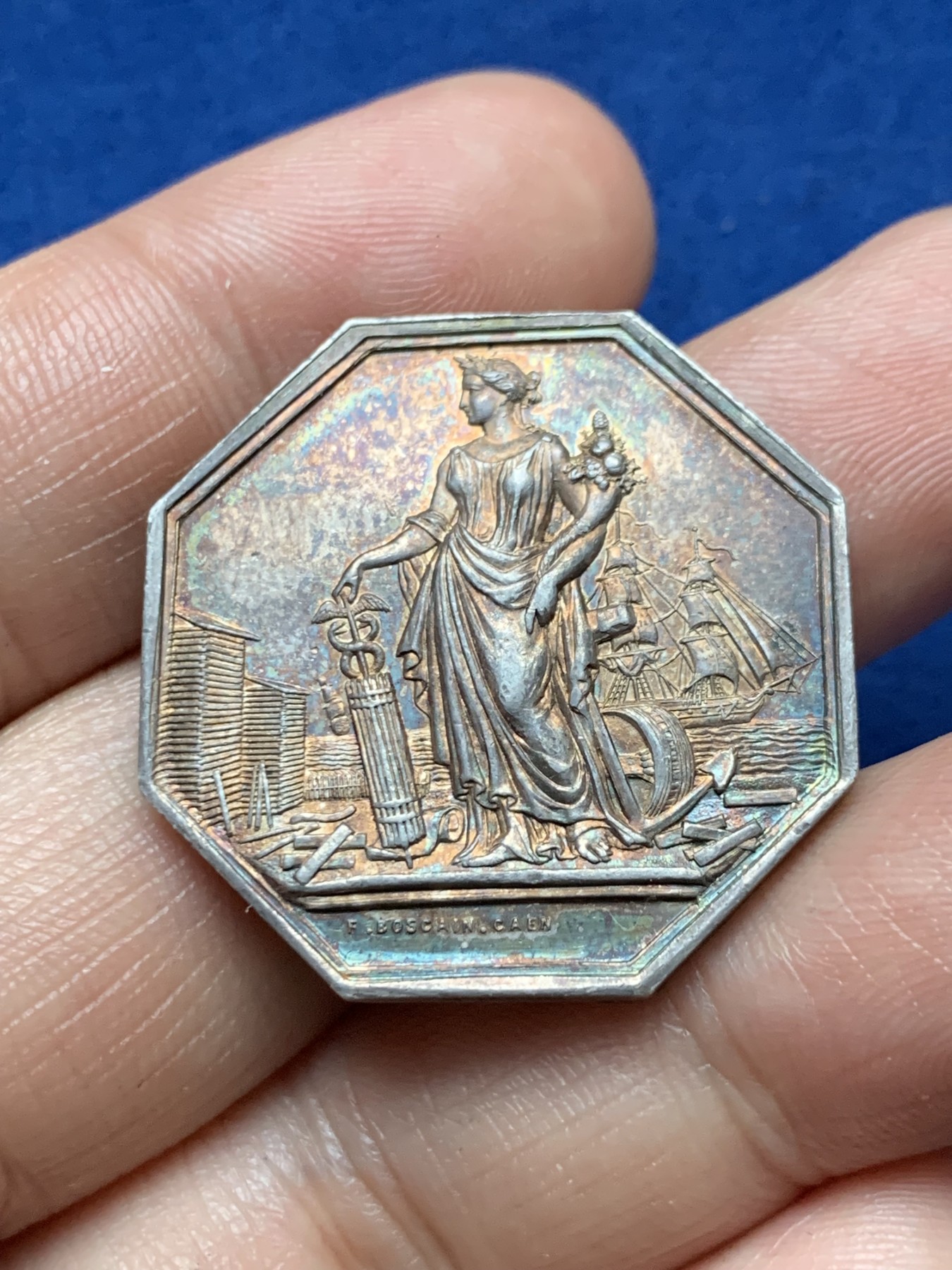 《竞宝斋》第262场-周日，周一，周二 3场连拍 (全场包邮) 法国诺曼底卡昂北部商船公司八角银质代币，14.49g，30.8mm，手指边铭，首见品种