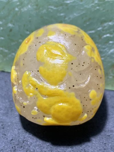精美亚光冰飘鸡油黄战国红玛瑙手工俏色巧雕兔暴富随形珠（吊坠、把件）一颗！ - 精美亚光冰飘鸡油黄战国红玛瑙手工俏色巧雕兔暴富随形珠（吊坠、把件）一颗！