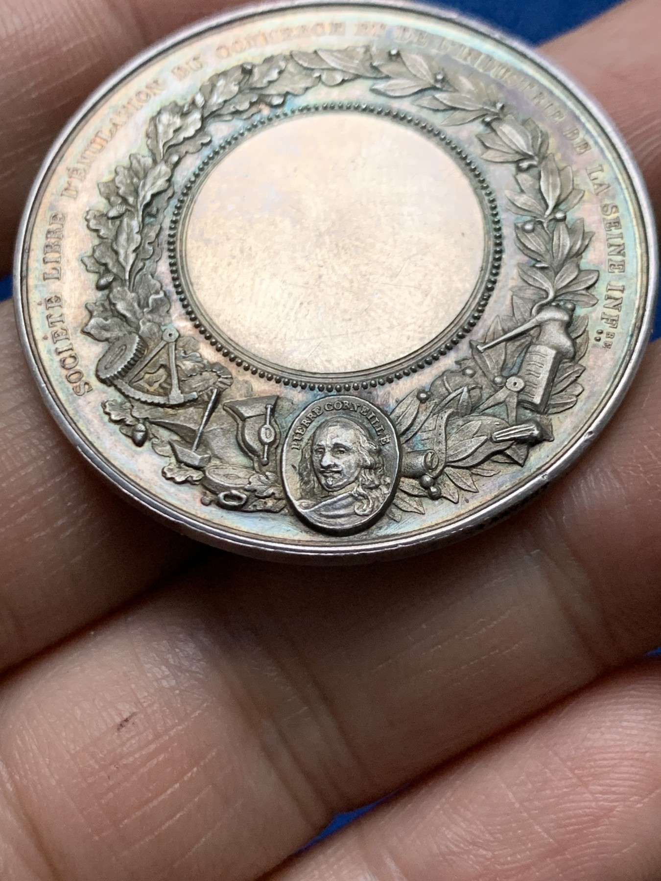 《竞宝斋》第262场-周日，周一，周二 3场连拍 (全场包邮) 法国银质jeton，诺曼底塞纳河畔商业和工业模拟自由公司，铭文：科学引导艺术和工业的发展，背面头像是高乃衣，22.82g，38.6mm，丰饶角边铭，8点方向有磕