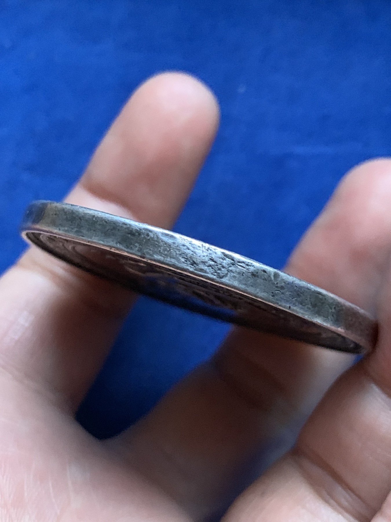 《竞宝斋》第262场-周日，周一，周二 3场连拍 (全场包邮) 英国1869年布莱顿专有语法和商业学校银质奖章，58.93g，51.2mm，磕碰