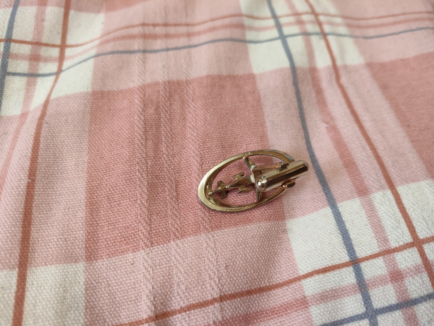 仁孝堂徽章红藏拍卖(第四场) 法国航空公司袖扣一只 鎏金 设计感很好